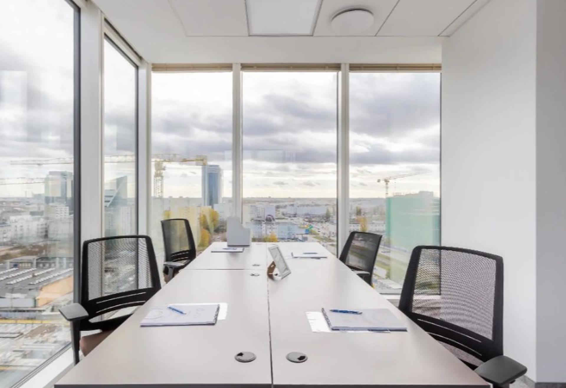 Warsaw UNIT Omni Office